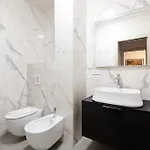 Guesthost - Cordusio Enchanting Milano